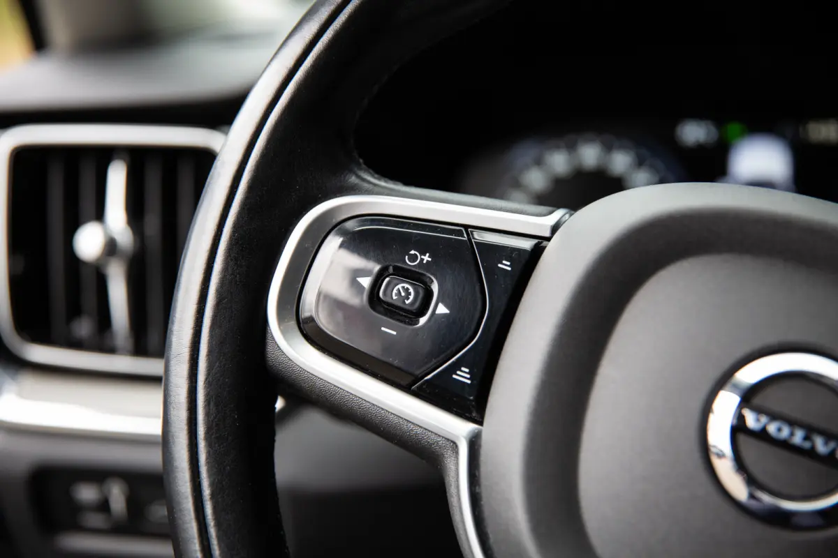 2.0 T8 Recharge AWD R-Design , Trekhaak, Cruise control, Achterstoelen verwarmd,