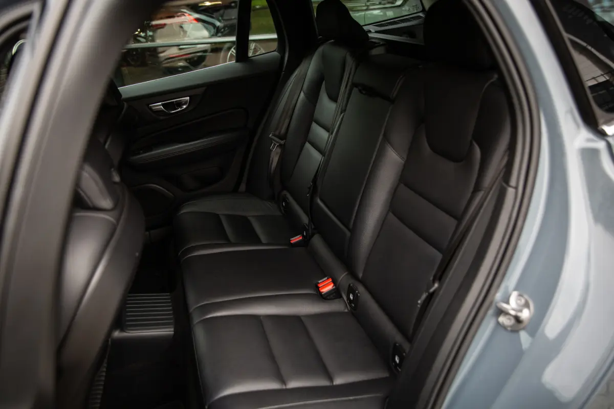2.0 T8 Recharge AWD R-Design , Trekhaak, Cruise control, Achterstoelen verwarmd,