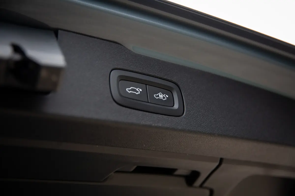 2.0 T8 Recharge AWD R-Design , Trekhaak, Cruise control, Achterstoelen verwarmd,