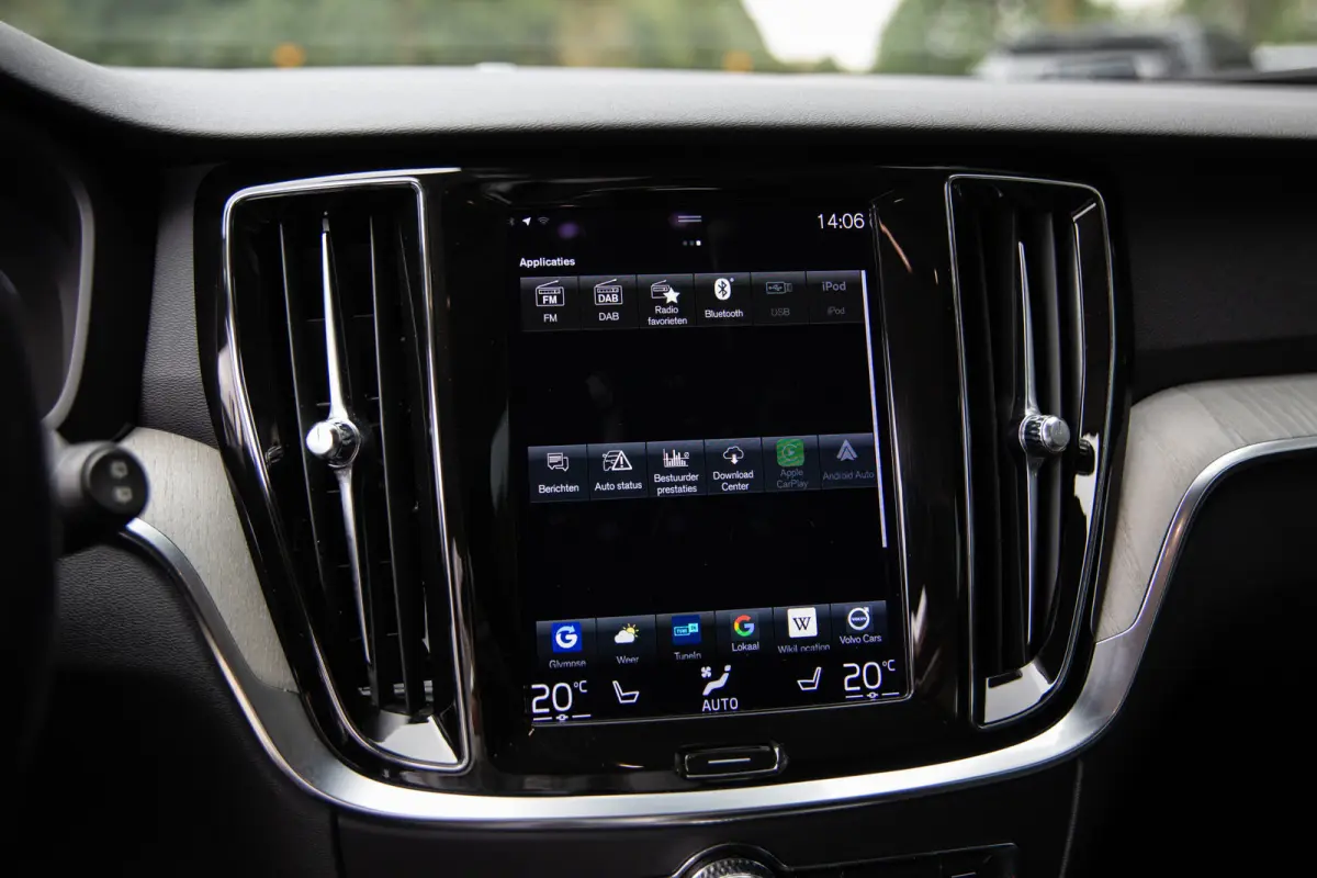 2.0 T8 Recharge AWD R-Design , Trekhaak, Cruise control, Achterstoelen verwarmd,