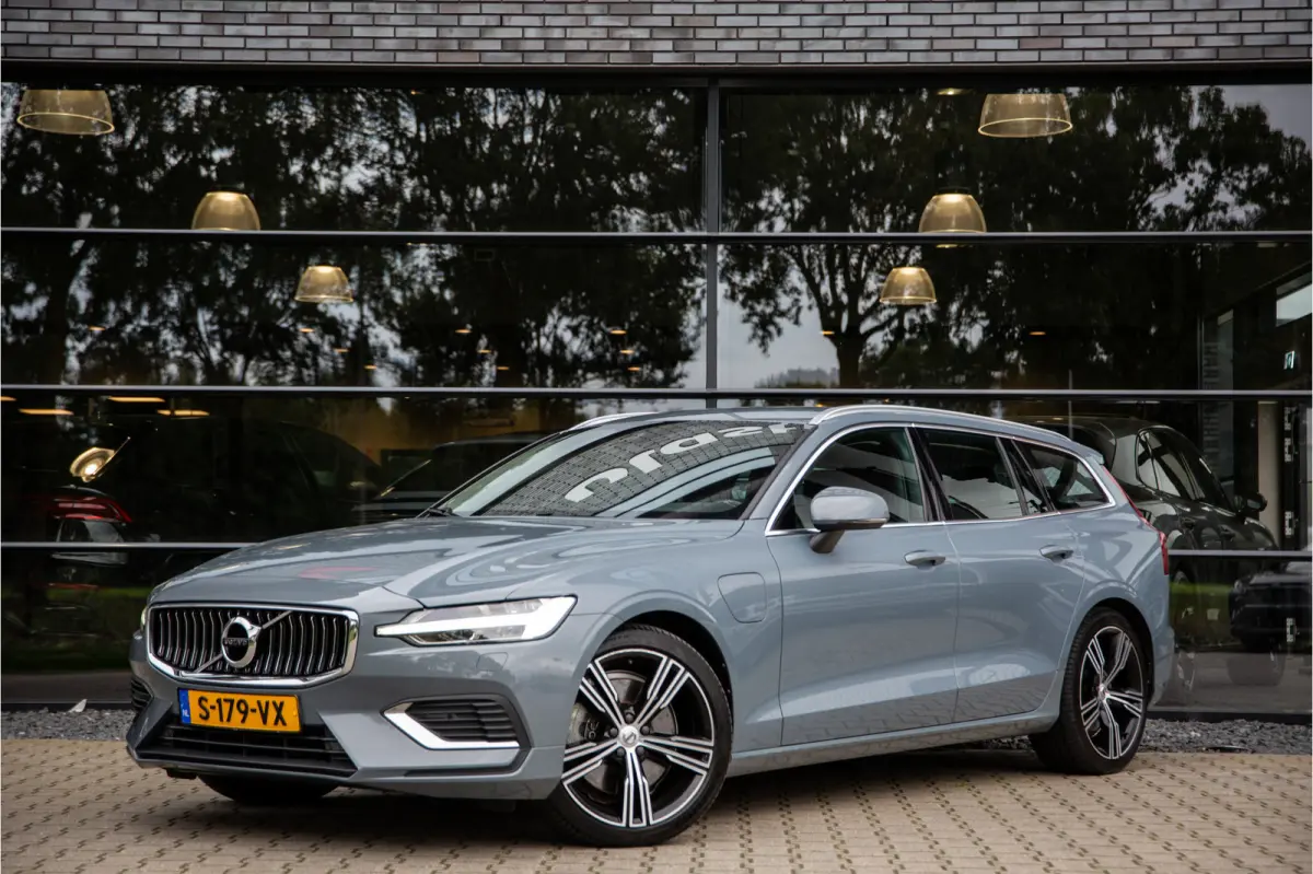 2.0 T8 Recharge AWD R-Design , Trekhaak, Cruise control, Achterstoelen verwarmd,