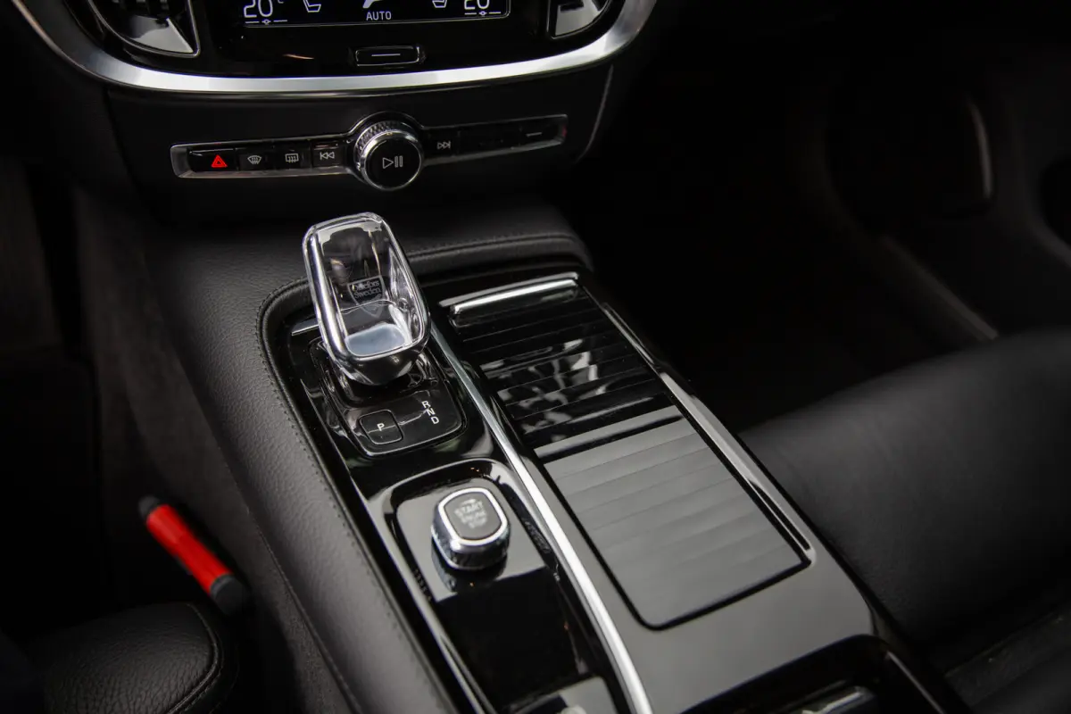 2.0 T8 Recharge AWD R-Design , Trekhaak, Cruise control, Achterstoelen verwarmd,