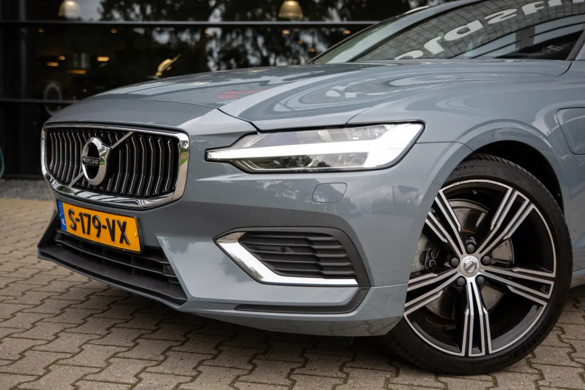 2.0 T8 Recharge AWD R-Design , Trekhaak, Cruise control, Achterstoelen verwarmd,