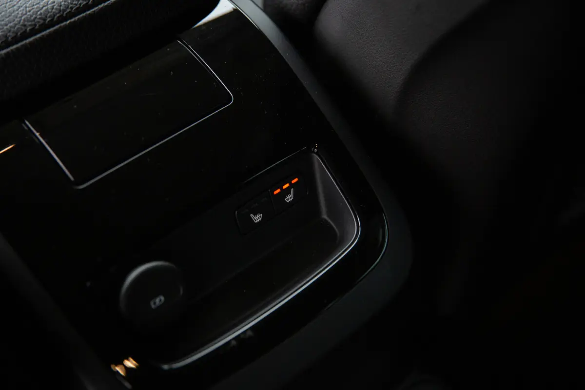 2.0 T8 Recharge AWD R-Design , Trekhaak, Cruise control, Achterstoelen verwarmd,