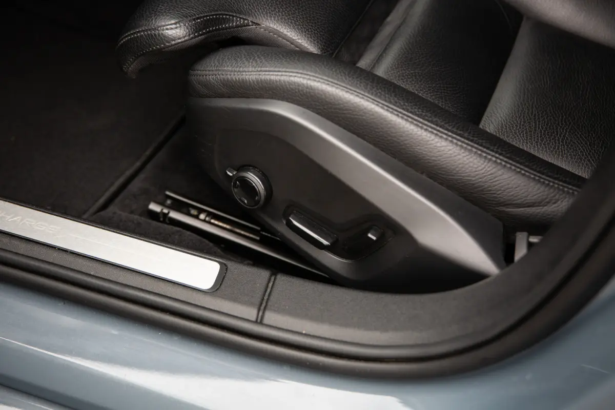 2.0 T8 Recharge AWD R-Design , Trekhaak, Cruise control, Achterstoelen verwarmd,