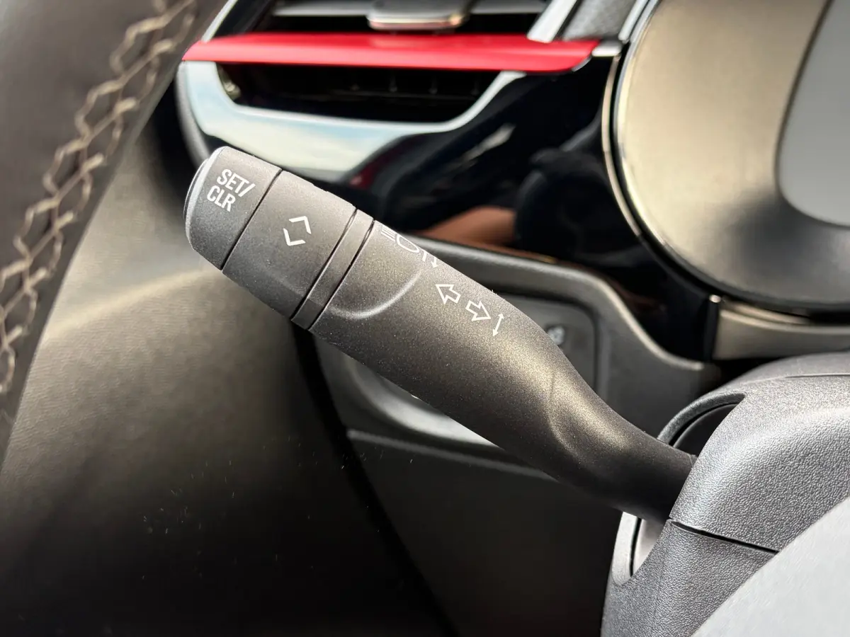 1.2 Turbo 100 PK Yes | 2+6 JAAR GARANTIE| STUUR EN STOELVERWARMING| PARKEERSENSOREN ACHTER| APPLE CARPLAY/ANDROID AUTO| FULL LED| BROEKHUIS GELEVERD| EERSTE EIGENAAR|
