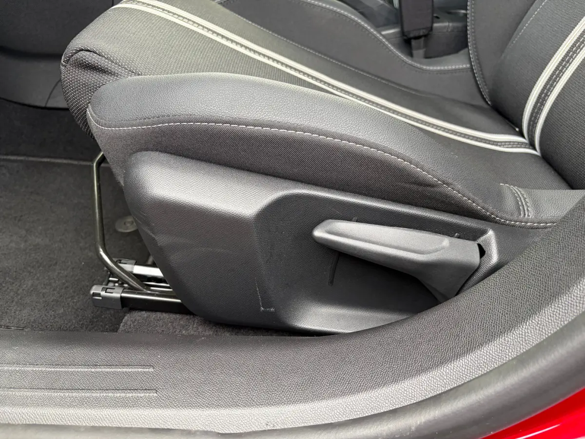 1.2 Turbo 100 PK Yes | 2+6 JAAR GARANTIE| STUUR EN STOELVERWARMING| PARKEERSENSOREN ACHTER| APPLE CARPLAY/ANDROID AUTO| FULL LED| BROEKHUIS GELEVERD| EERSTE EIGENAAR|