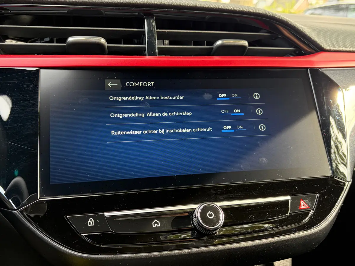 1.2 Turbo 100 PK Yes | 2+6 JAAR GARANTIE| STUUR EN STOELVERWARMING| PARKEERSENSOREN ACHTER| APPLE CARPLAY/ANDROID AUTO| FULL LED| BROEKHUIS GELEVERD| EERSTE EIGENAAR|