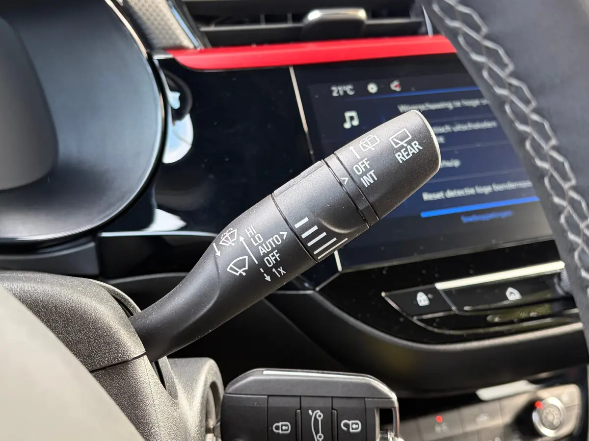 1.2 Turbo 100 PK Yes | 2+6 JAAR GARANTIE| STUUR EN STOELVERWARMING| PARKEERSENSOREN ACHTER| APPLE CARPLAY/ANDROID AUTO| FULL LED| BROEKHUIS GELEVERD| EERSTE EIGENAAR|