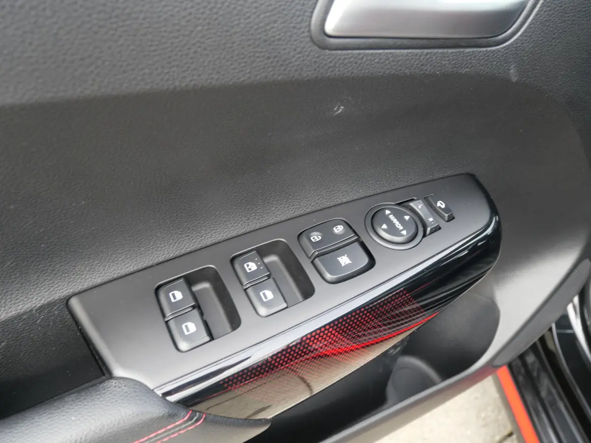 1.0 T-GDi GT-Line 5p | Stoel/Stuurverwarming | Navi | Carplay | Camera |