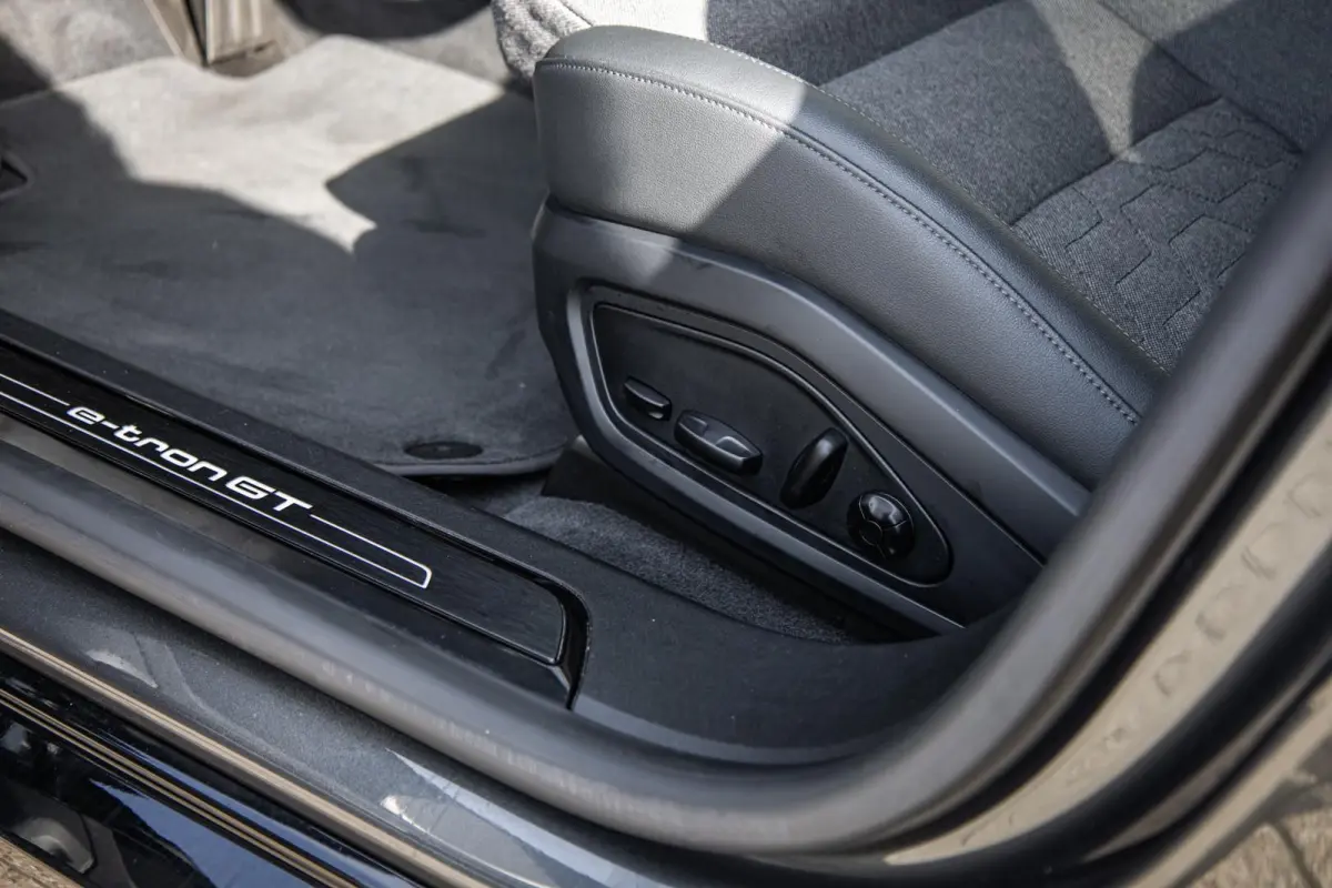 476pk edition ZERO Competition 93 kWh | Panoramadak | Memory Stoelen | 360 Camera| B&O | Adaptive Cruise