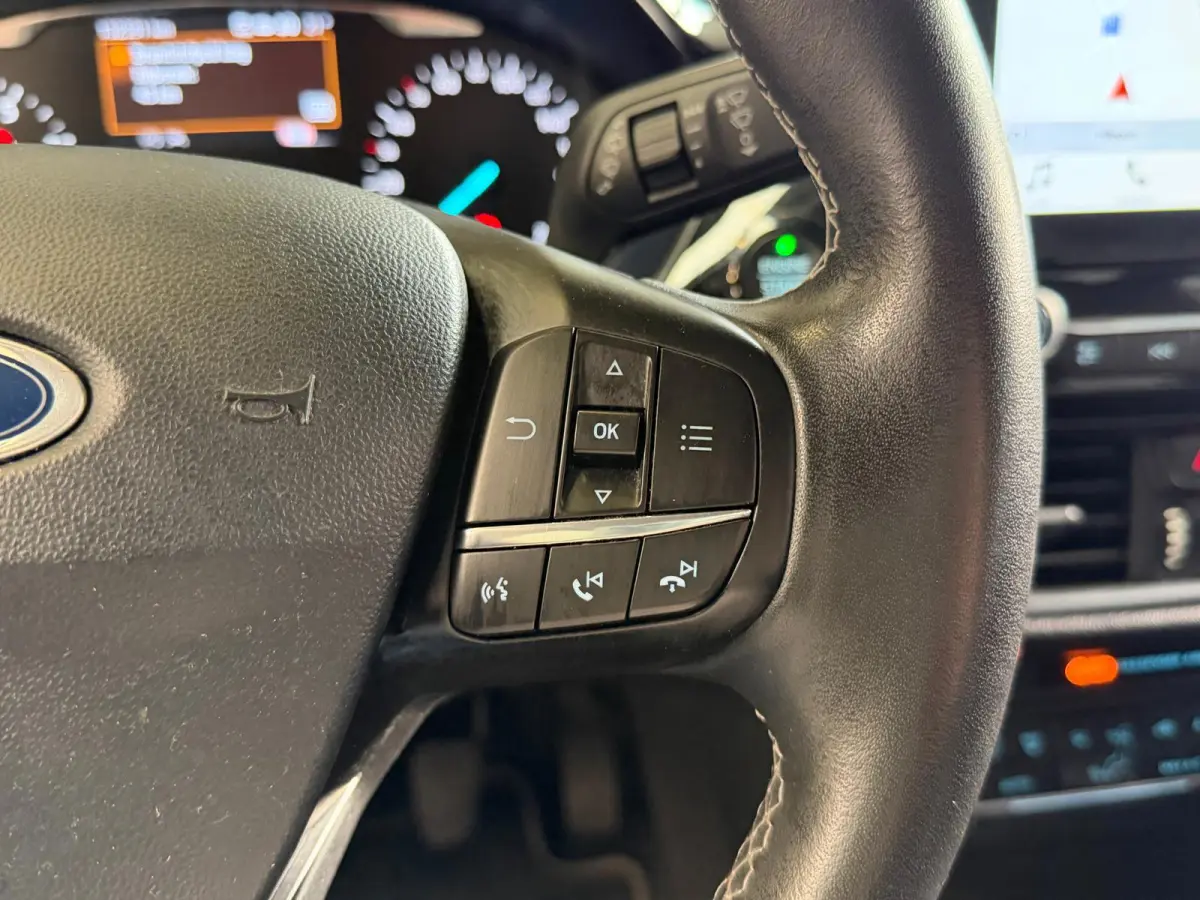 1.0 EcoBoost Titanium Camera, Navi, Airco, Cruise Control, Carplay