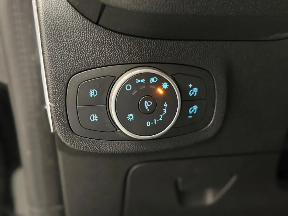 1.0 EcoBoost Titanium Camera, Navi, Airco, Cruise Control, Carplay