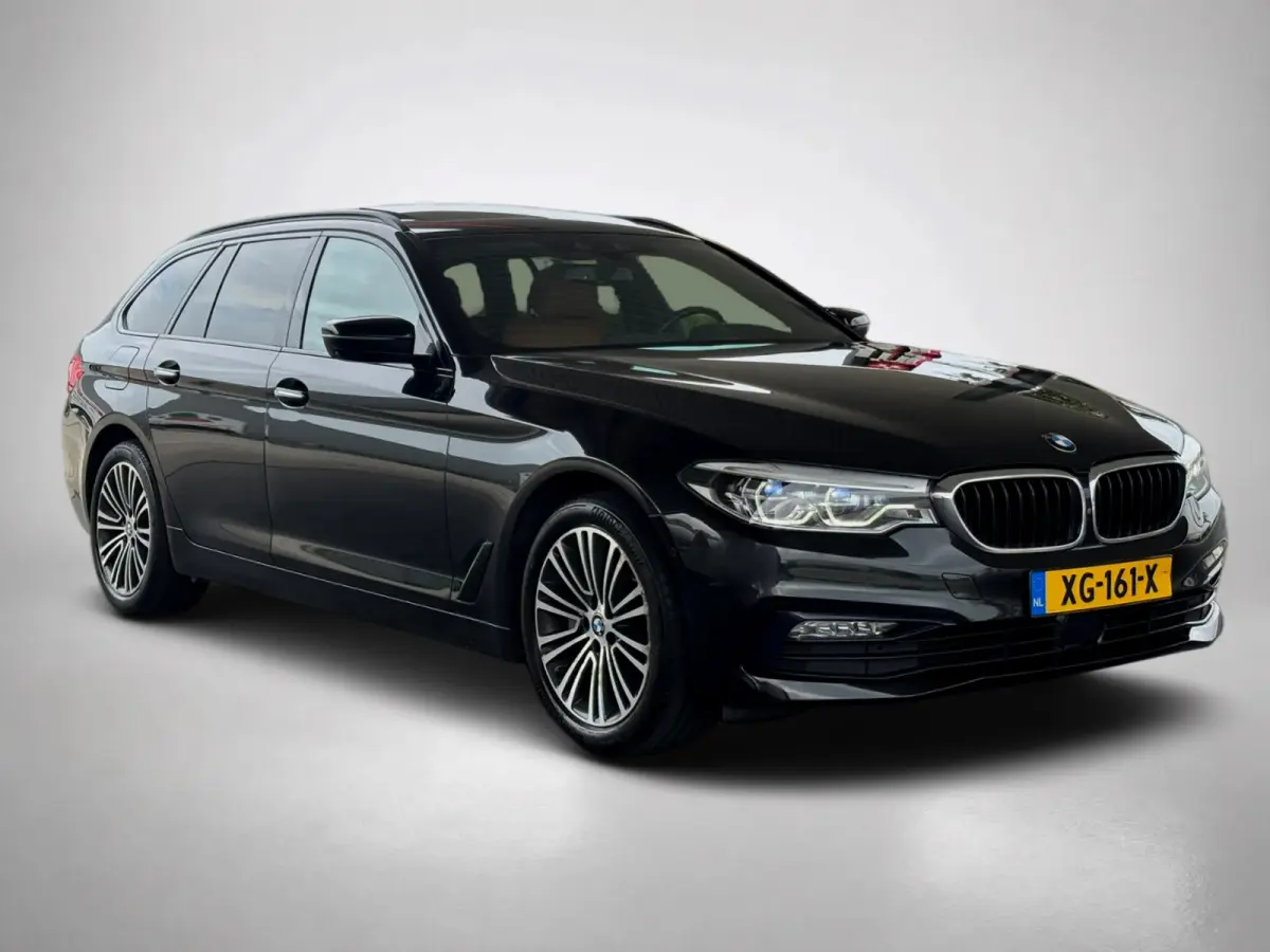 530i High Executive (Dealer OndH, Panorama, Navi, StoelV, 360 Camera, Head-up, Comfort Stoelen, Etc)