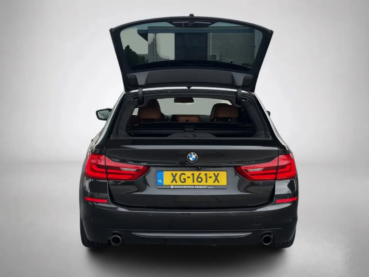 530i High Executive (Dealer OndH, Panorama, Navi, StoelV, 360 Camera, Head-up, Comfort Stoelen, Etc)