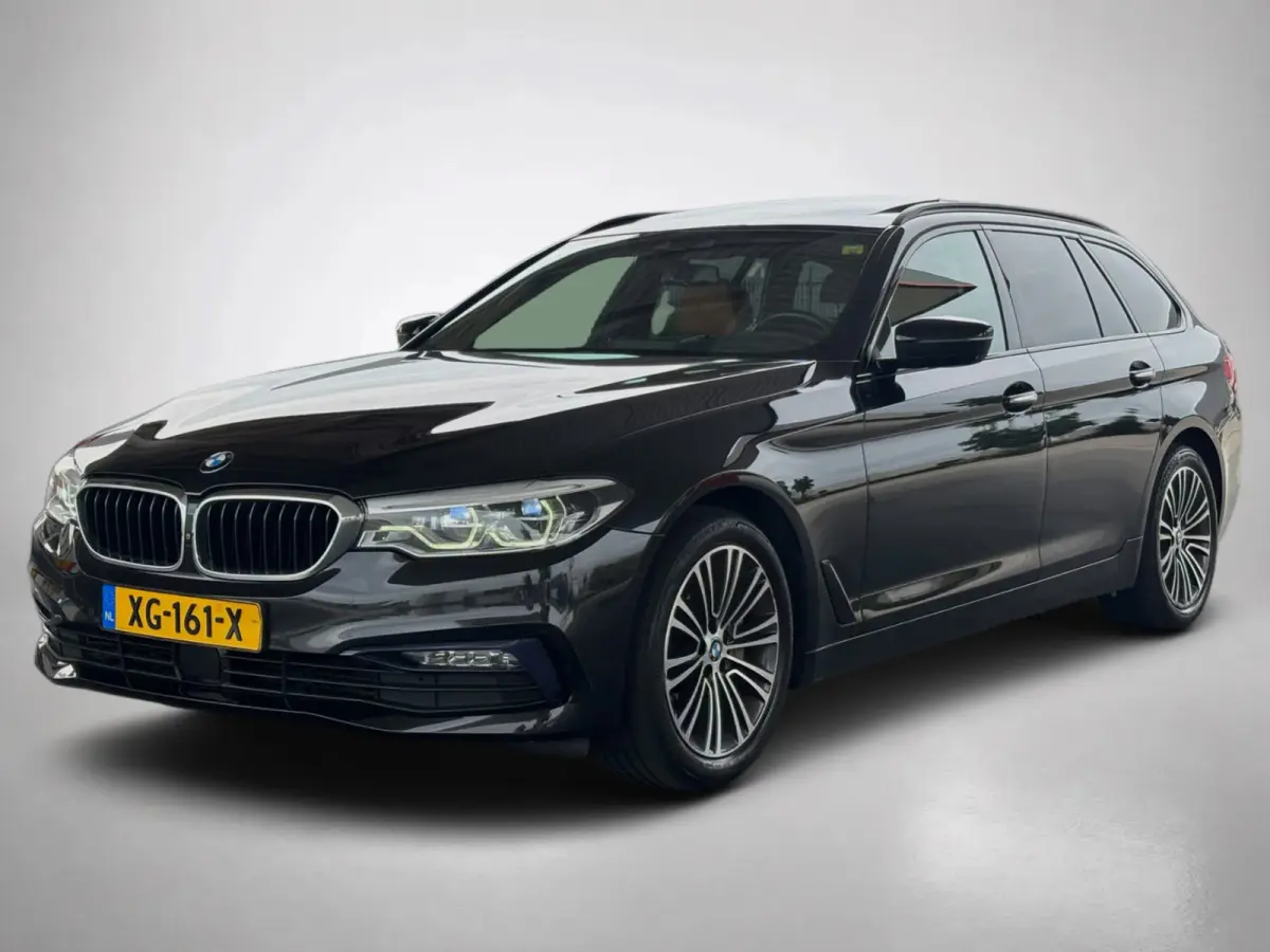 530i High Executive (Dealer OndH, Panorama, Navi, StoelV, 360 Camera, Head-up, Comfort Stoelen, Etc)
