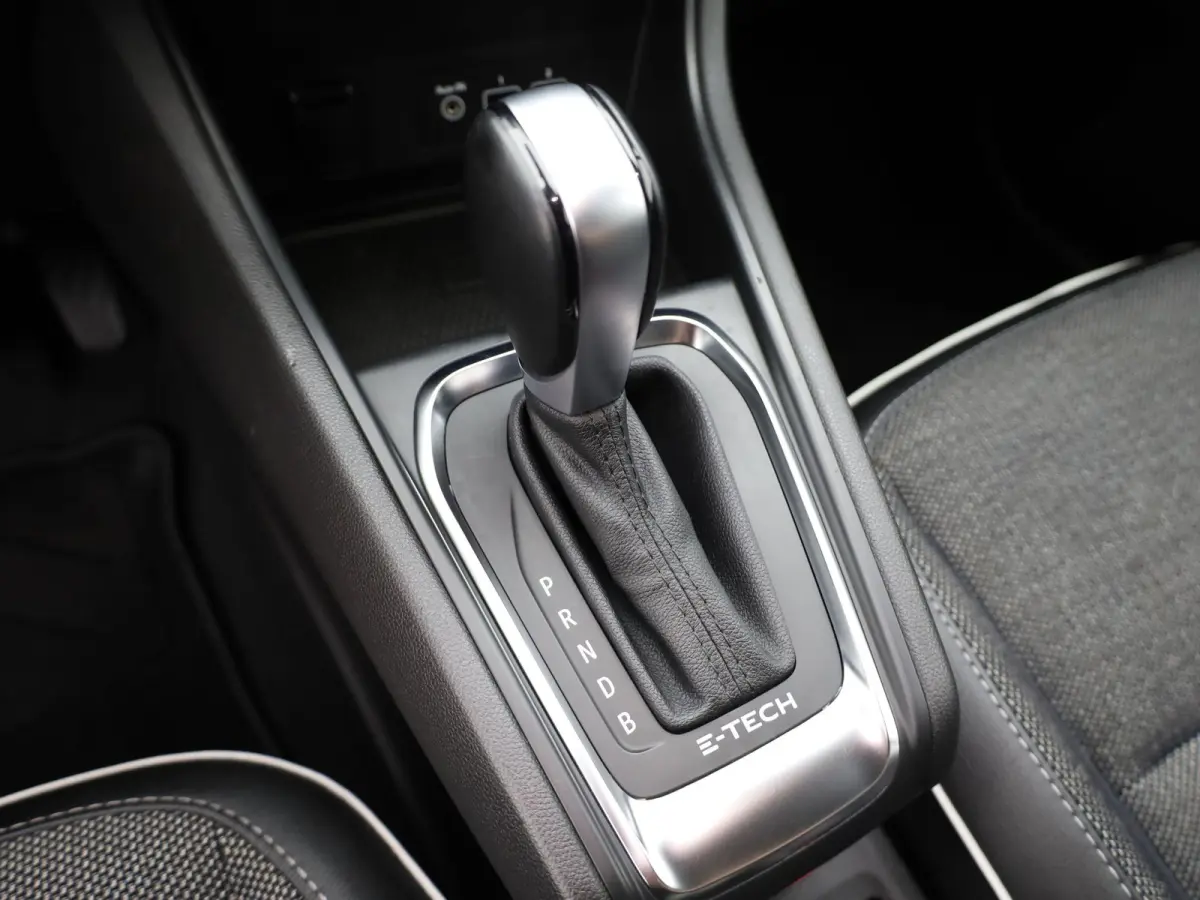 1.6 E-Tech Hybrid 145 Intens | Allseason banden | Camera | Prijs Rijklaar!!