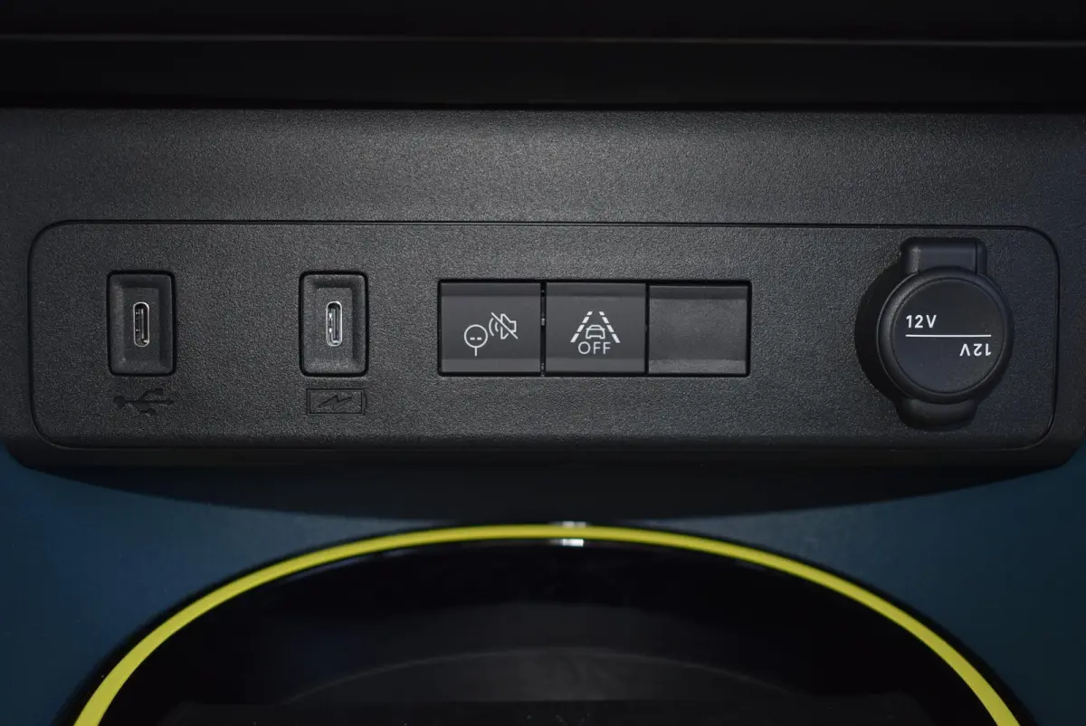 1.2 Hybrid ICON | Parkeersensoren | Apple carplay & Android auto | Bluetooth | Cruise control |