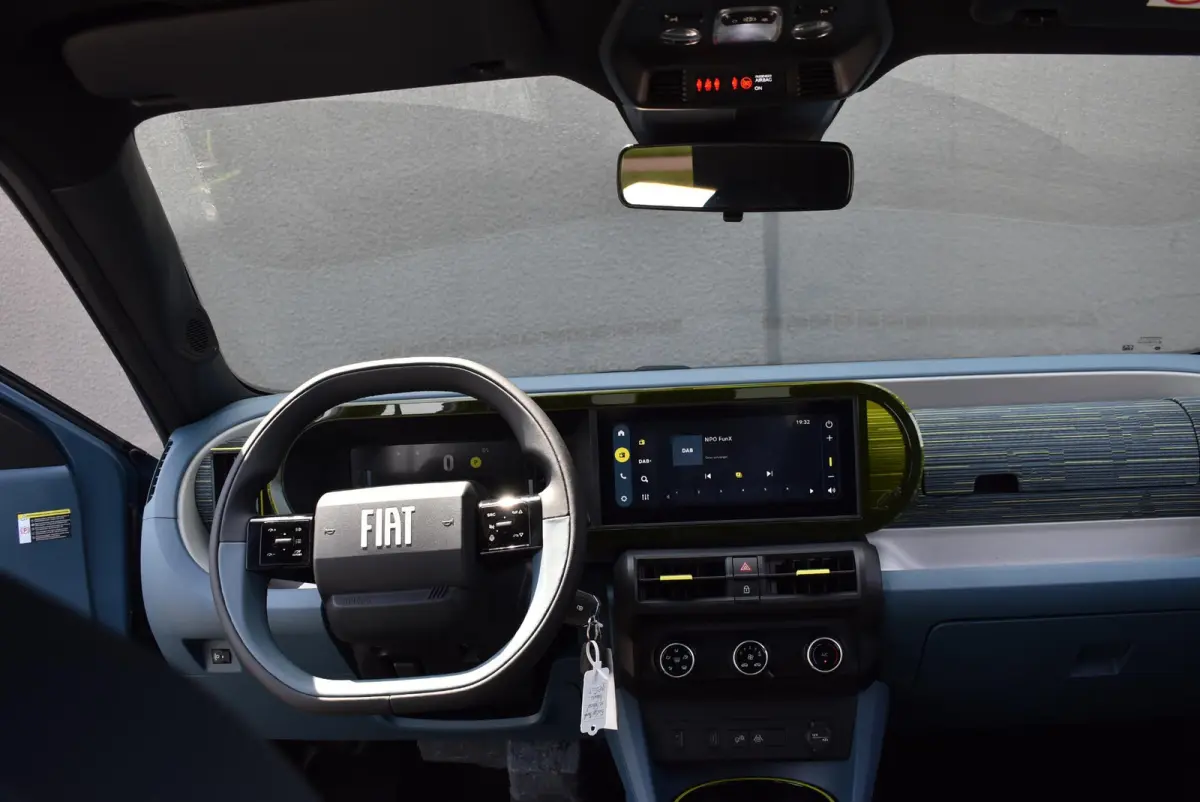 1.2 Hybrid ICON | Parkeersensoren | Apple carplay & Android auto | Bluetooth | Cruise control |