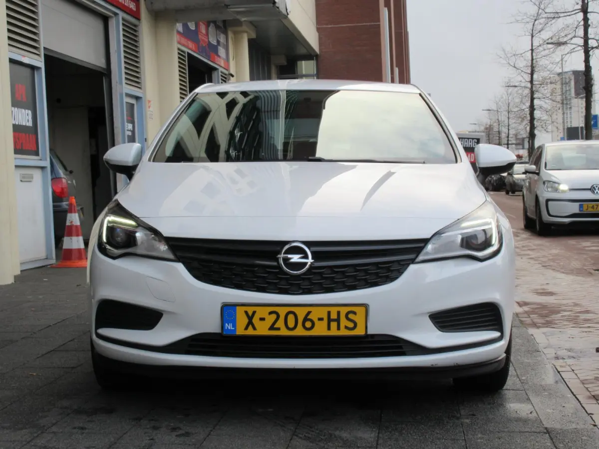 1.0 Edition 5 Deurs Airco PDC