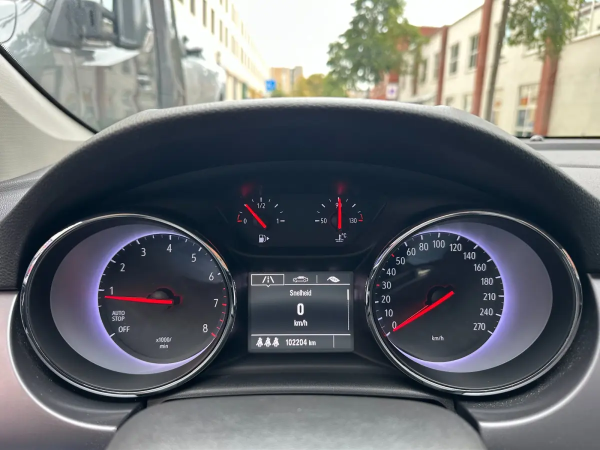 1.0 Edition 5 Deurs Airco PDC