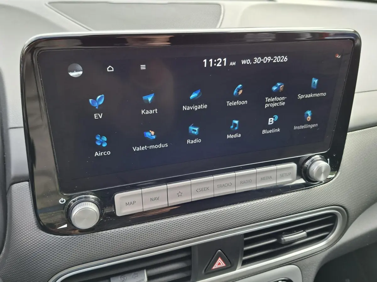 EV Comfort 64kWh SOH 96,7% | Warmtepomp | Head-Up display | Dodehoek | Camera | Rijklaarprijs