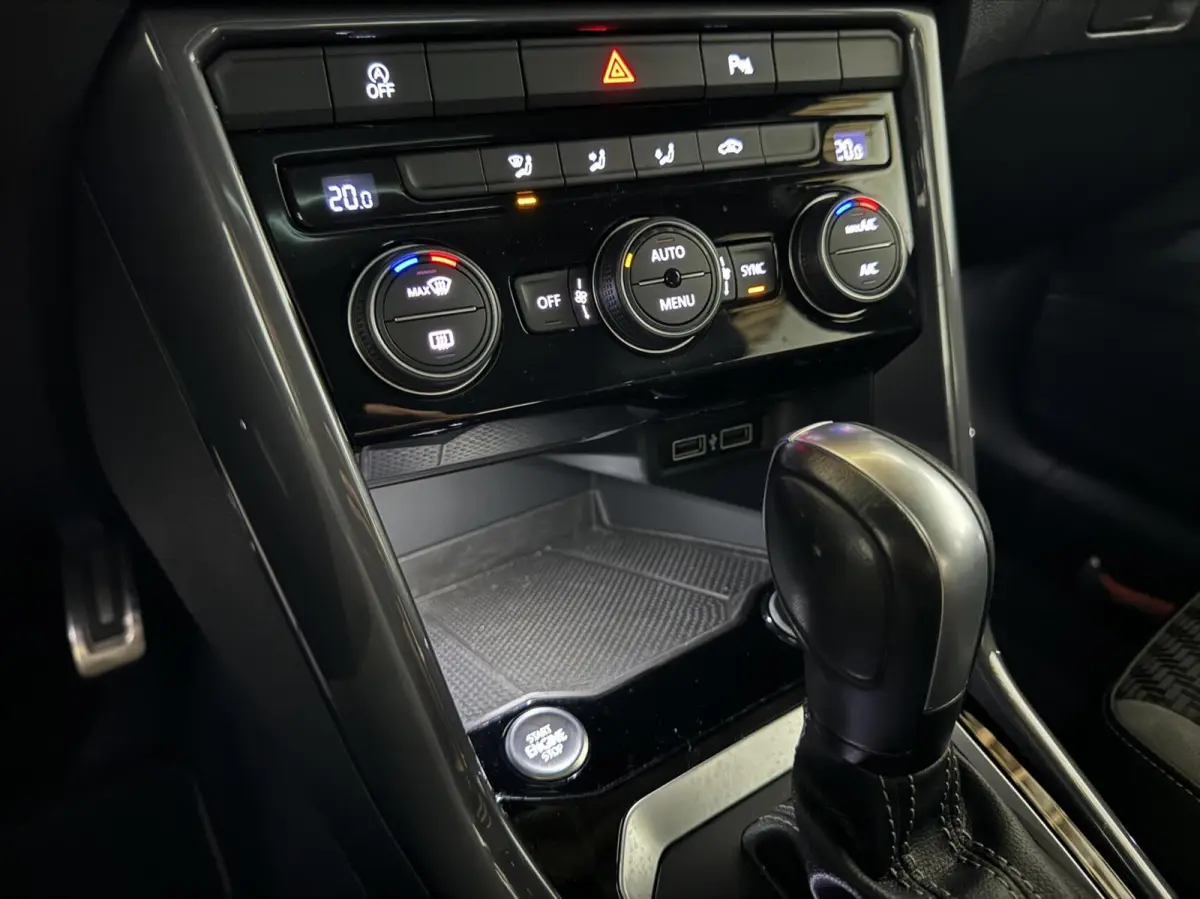 1.5 TSI R-Line Pano Virtual Beats Camera NAP