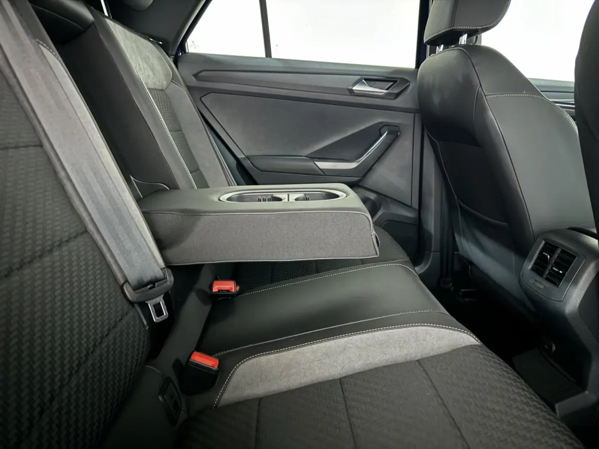 1.5 TSI R-Line Pano Virtual Beats Camera NAP