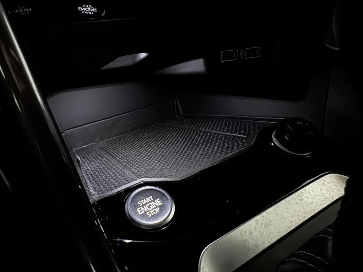 1.5 TSI R-Line Pano Virtual Beats Camera NAP