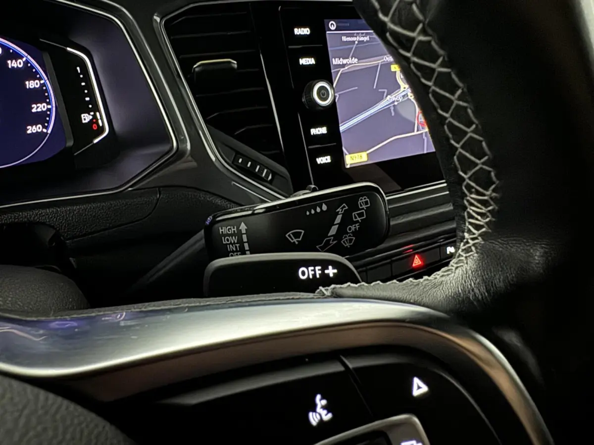1.5 TSI R-Line Pano Virtual Beats Camera NAP