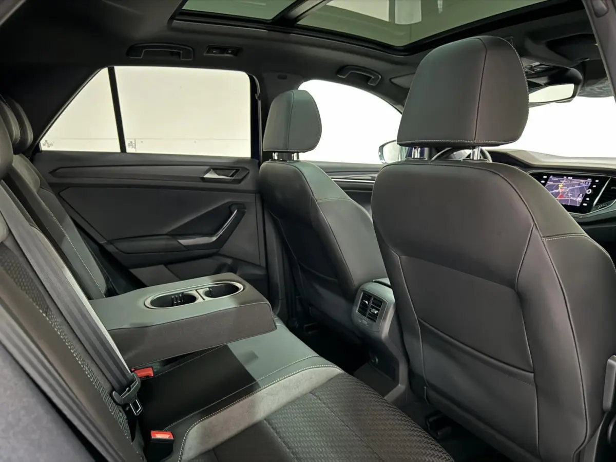 1.5 TSI R-Line Pano Virtual Beats Camera NAP