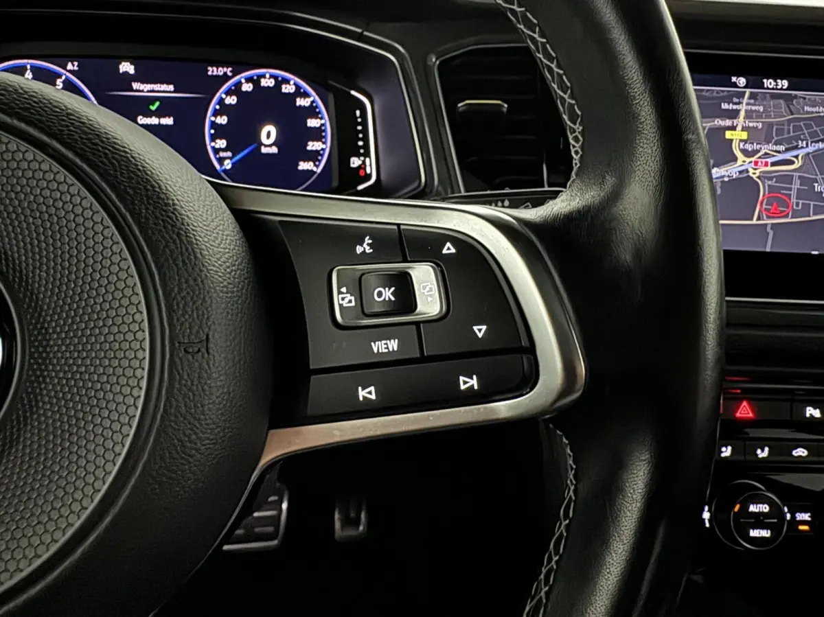1.5 TSI R-Line Pano Virtual Beats Camera NAP