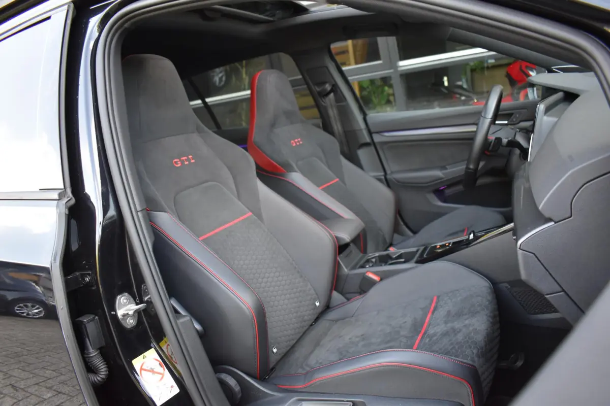 2.0 TSI GTI Pano HUD HK Camera Lane ACC