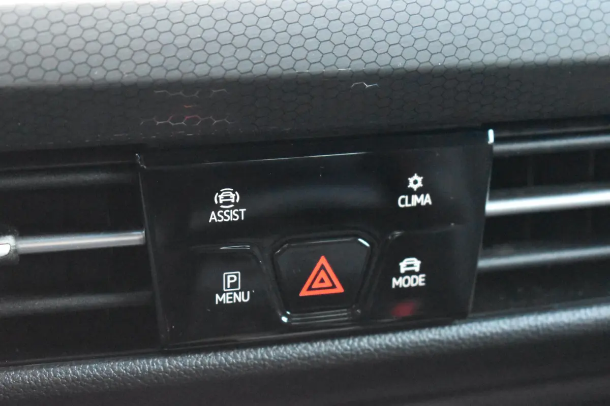2.0 TSI GTI Pano HUD HK Camera Lane ACC