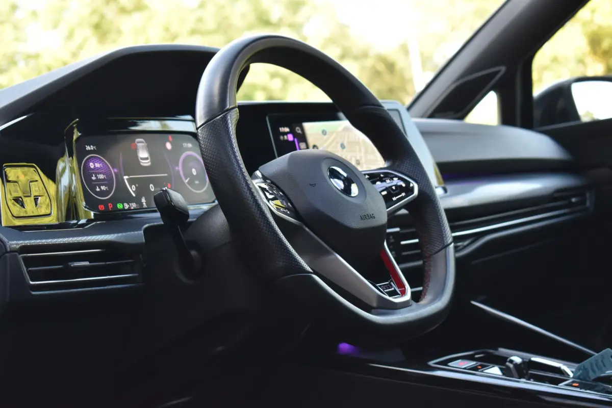 2.0 TSI GTI Pano HUD HK Camera Lane ACC