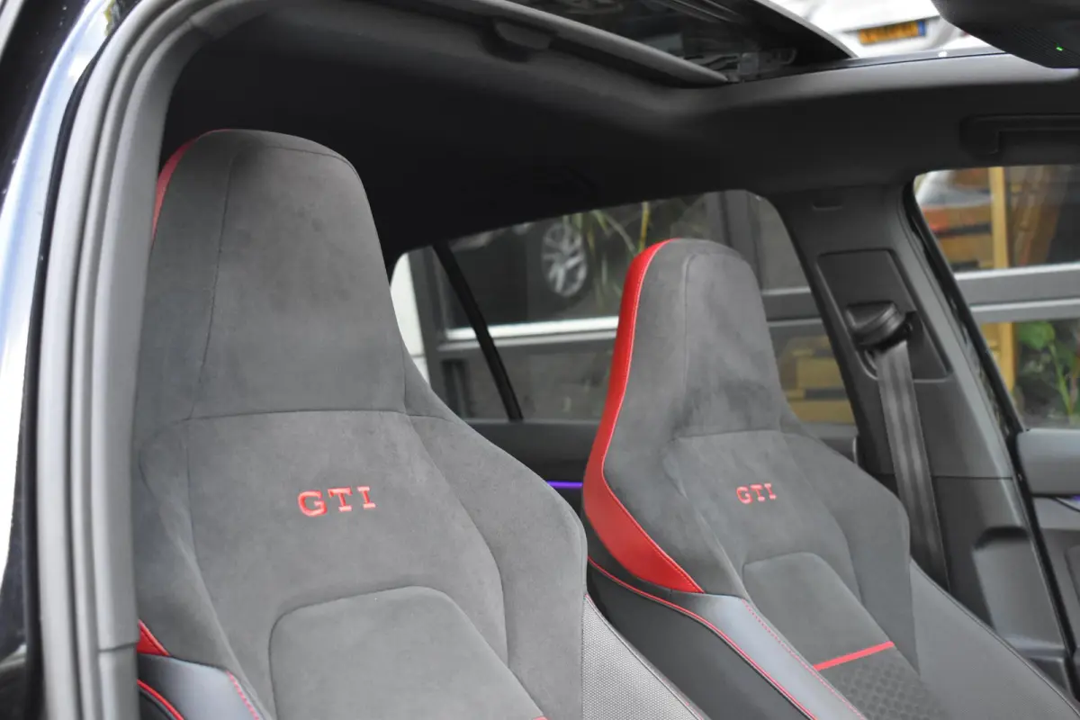 2.0 TSI GTI Pano HUD HK Camera Lane ACC