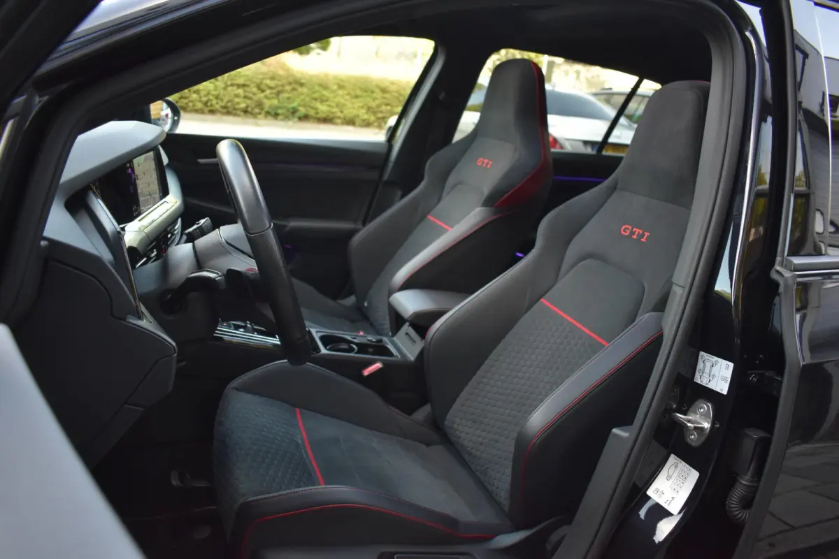 2.0 TSI GTI Pano HUD HK Camera Lane ACC
