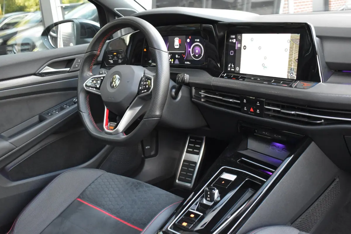 2.0 TSI GTI Pano HUD HK Camera Lane ACC
