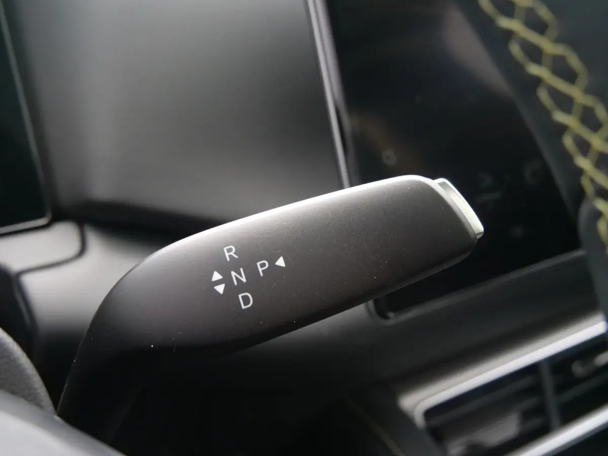 1.5 DM-i Boost 213 Pk Automaat Apple Carplay / Navi / DAB / Camera's / Stoelverwarming / Panodak