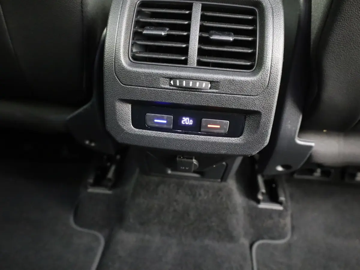 1.4 TSI 150Pk DSG Highline | 3x Iso Fix | Trekhaak afnb. | Camera | Stoelverw. | Prijs Rijklaar!!
