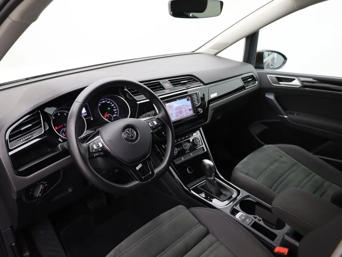 1.4 TSI 150Pk DSG Highline | 3x Iso Fix | Trekhaak afnb. | Camera | Stoelverw. | Prijs Rijklaar!!