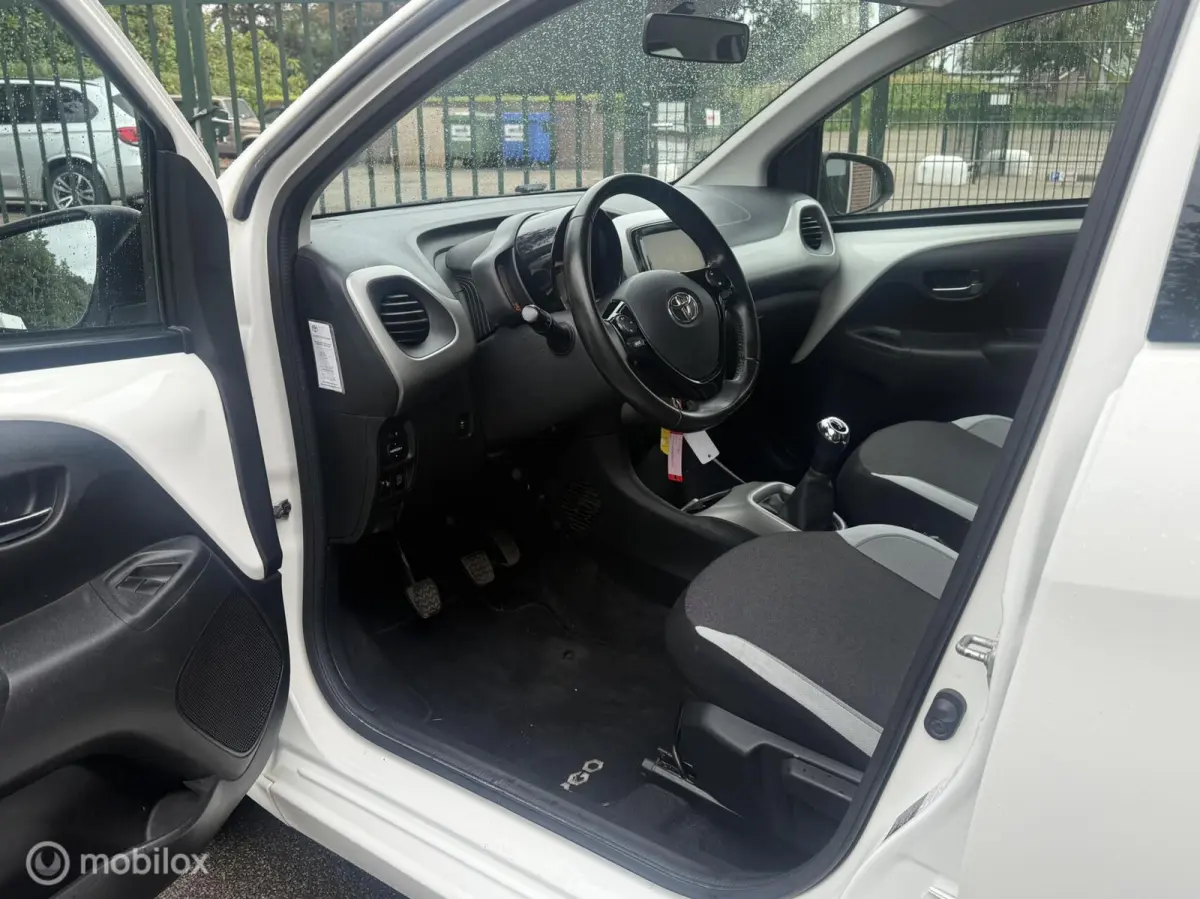 1.0 VVT-i x-play