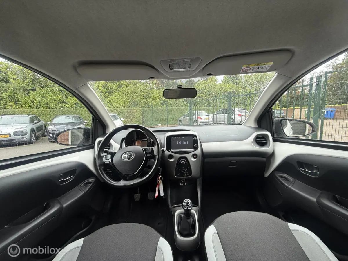1.0 VVT-i x-play