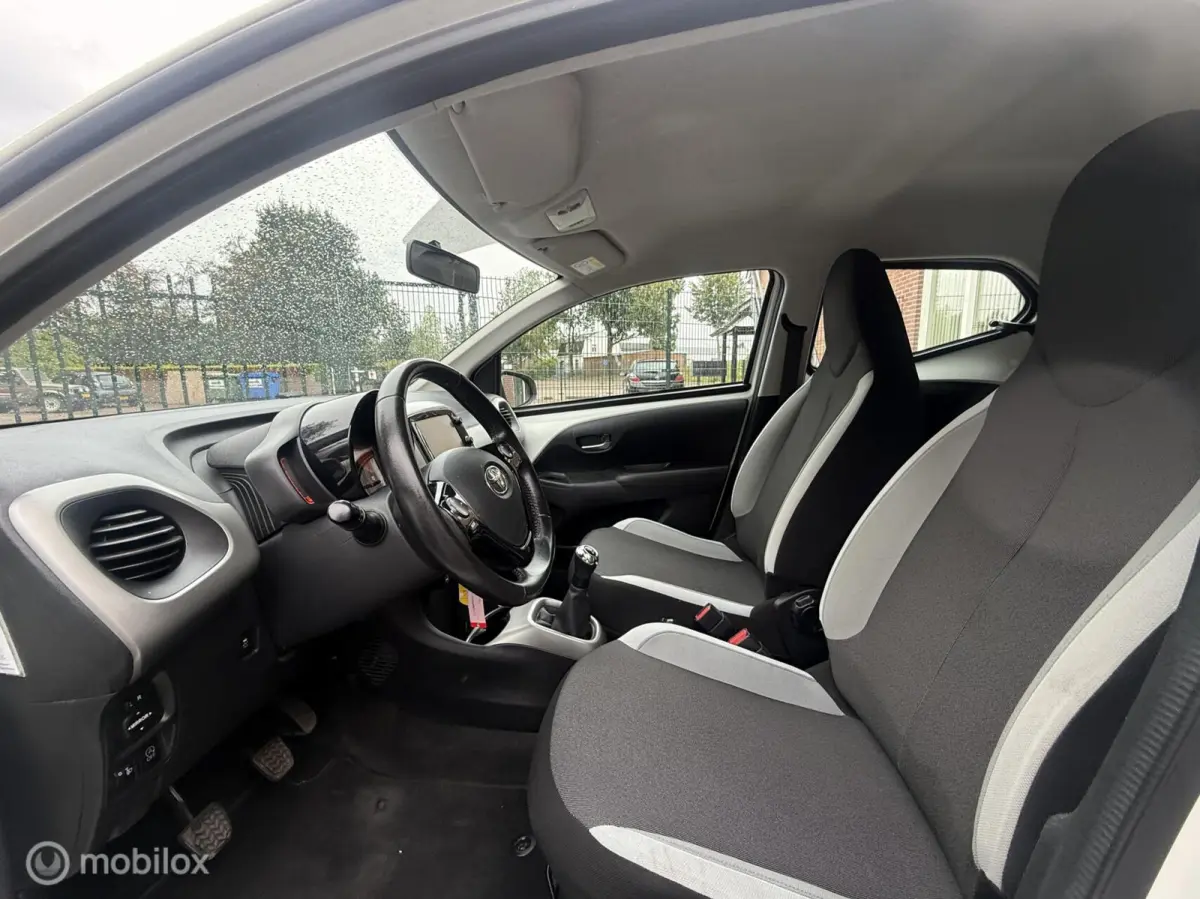 1.0 VVT-i x-play