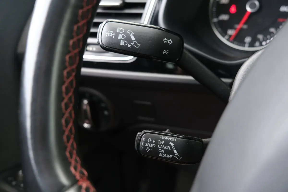1.4 EcoTSI FR DSG Navi Led Pdc Acc Cam