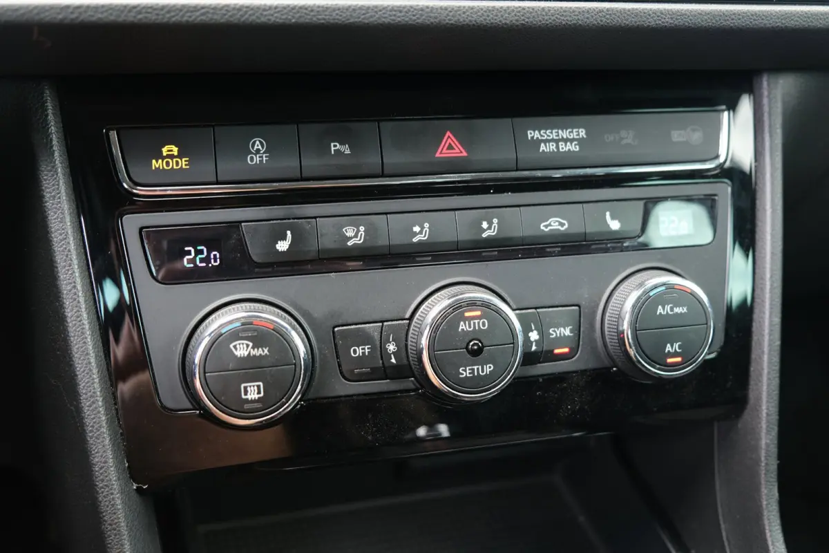 1.4 EcoTSI FR DSG Navi Led Pdc Acc Cam