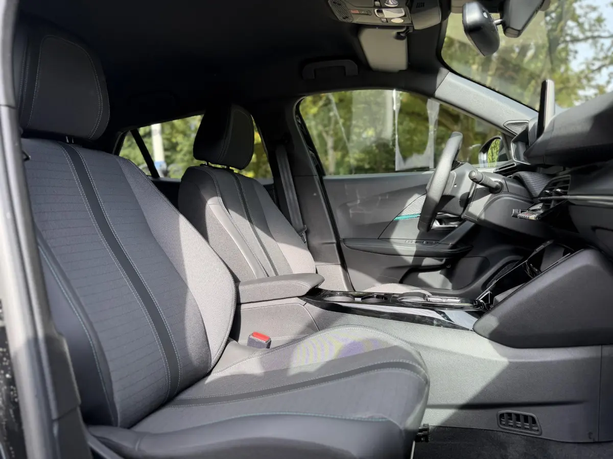 EV Allure Pack 50 kWh | 10.000KM !! | CarPlay | 360 | Adaptive | BTW |