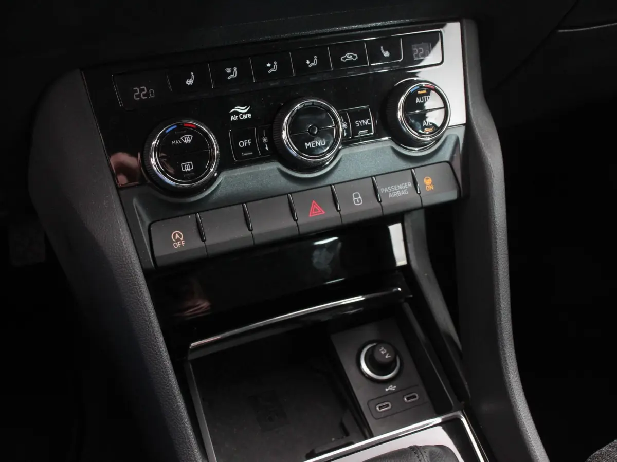 1.5 TSI 150pk Automaat Style Climate Control Cruise Control LED Lichtmetalen velgen Navigatie Apple Carplay/ Android Auto Keyless