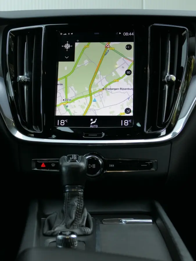 2.0 T5 AUT Momentum 12 MND garantie Navi / Half leer / Cruis control