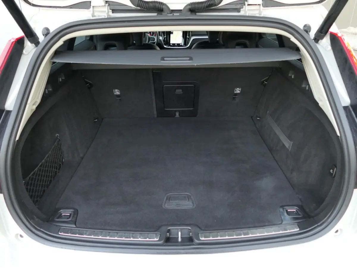 2.0 T5 AUT Momentum 12 MND garantie Navi / Half leer / Cruis control